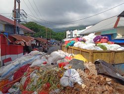 Dua Bulan Sampah di Pasar Gamalama Tak Diangkut