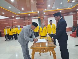 Rektor Universitas Khairun Lantik  17 Pejabat